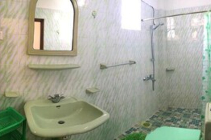 Room 2 of 7