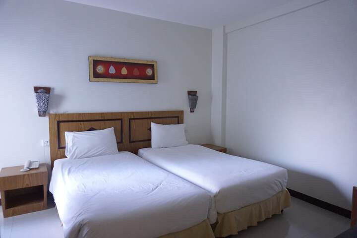 Room 14 of 38