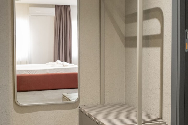 Room 17 of 49