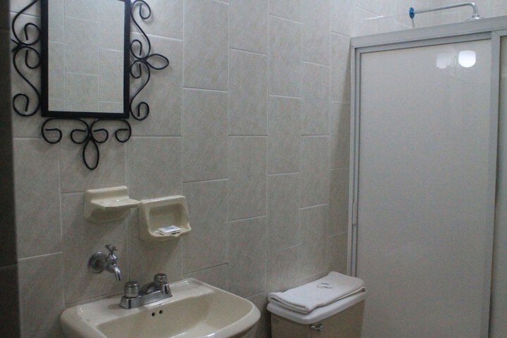 Room 13 of 38