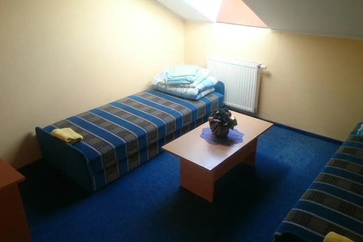 Room 3 of 6