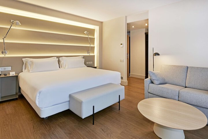 Room 13 of 70