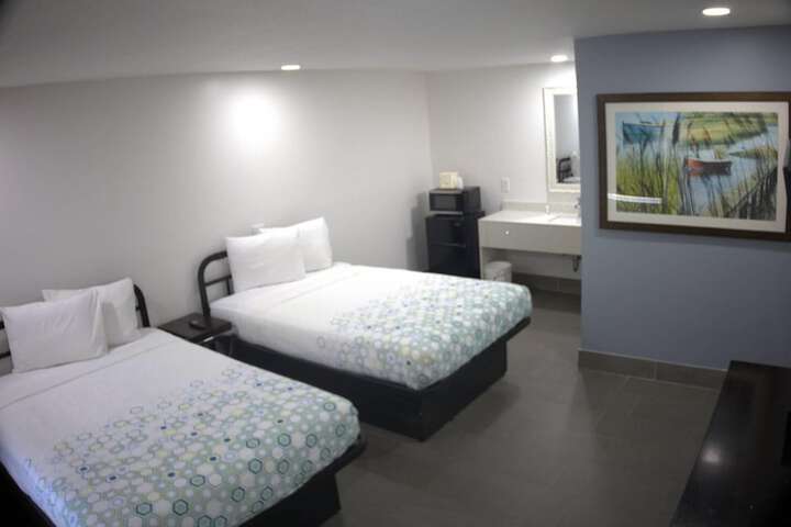 Room 35 of 60