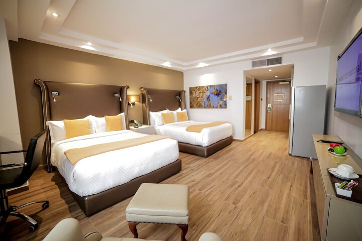 Room 16 of 82