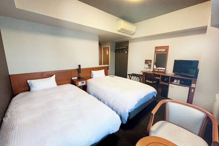 Room 6 of 26