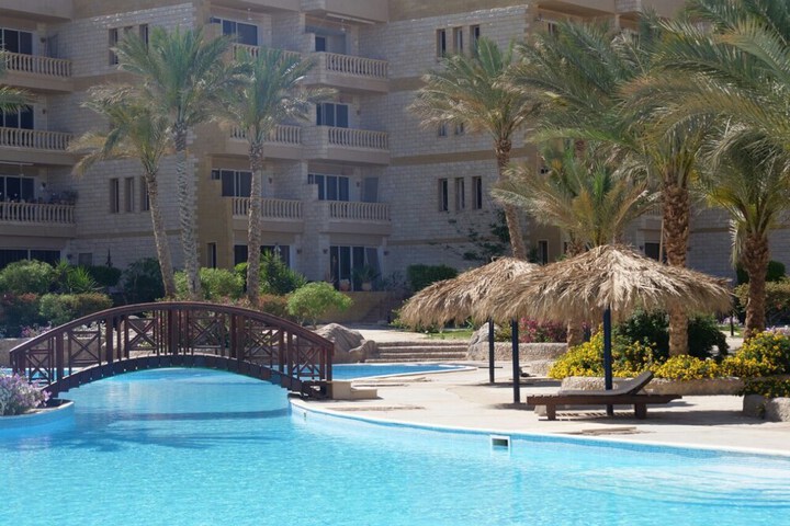 Hotel with Pool