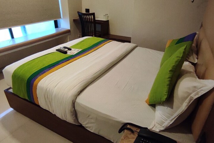 Room 8 of 14