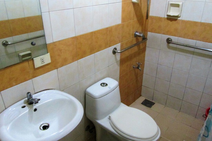 Room 13 of 23