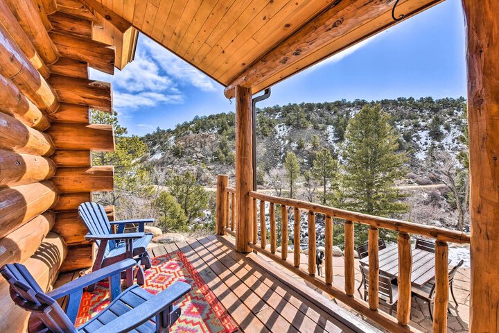 Riverfront Retreat w / Hot Tub: Fish & Hike!