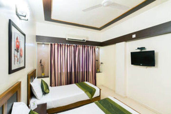 Room 6 of 36