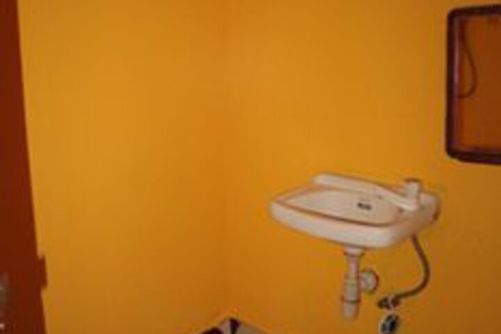 Room 9 of 48