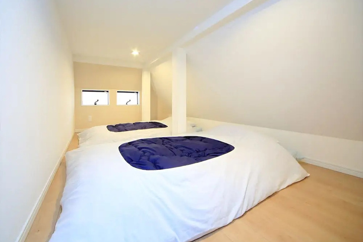 Room 5 of 22