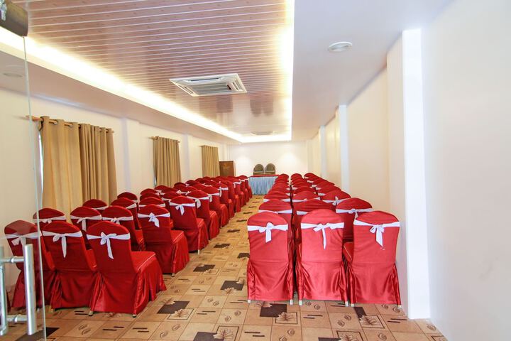 Ballroom/Hall 51 of 63