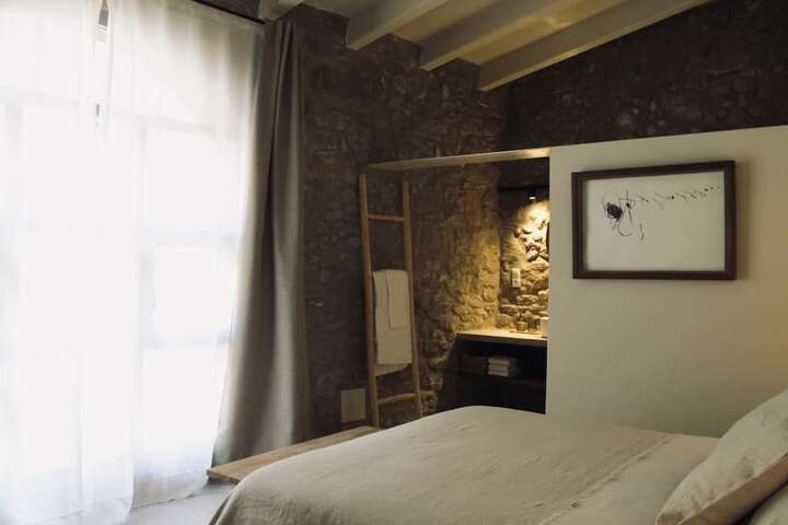 Room 10 of 42