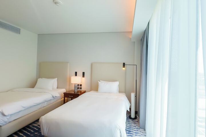 Room 20 of 106