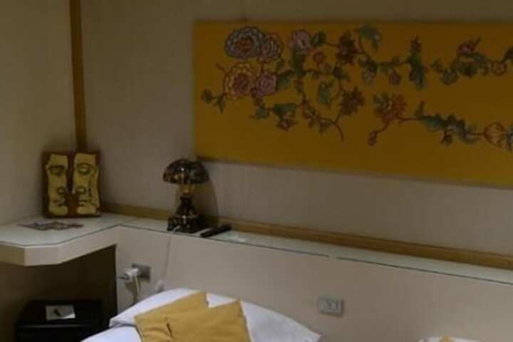 Room 25 of 88