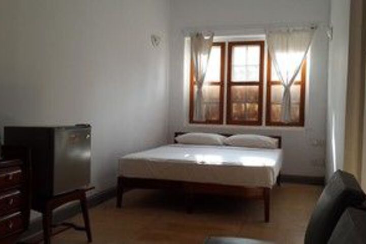Room 18 of 33