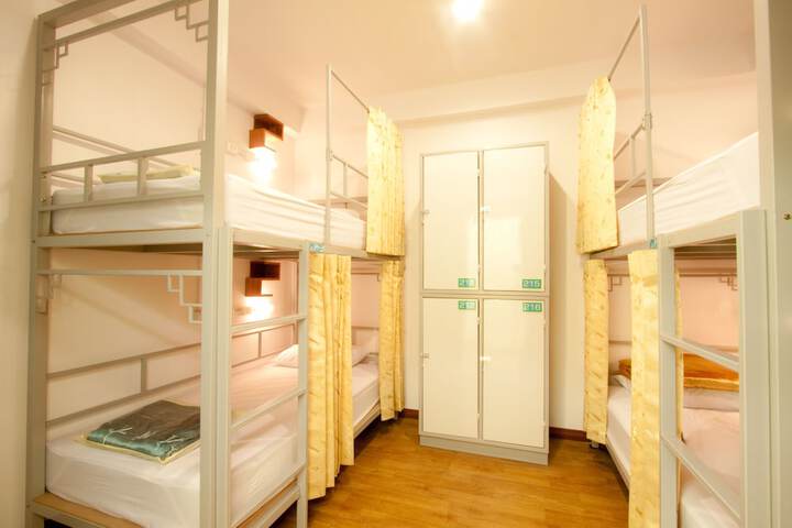 Room 5 of 65