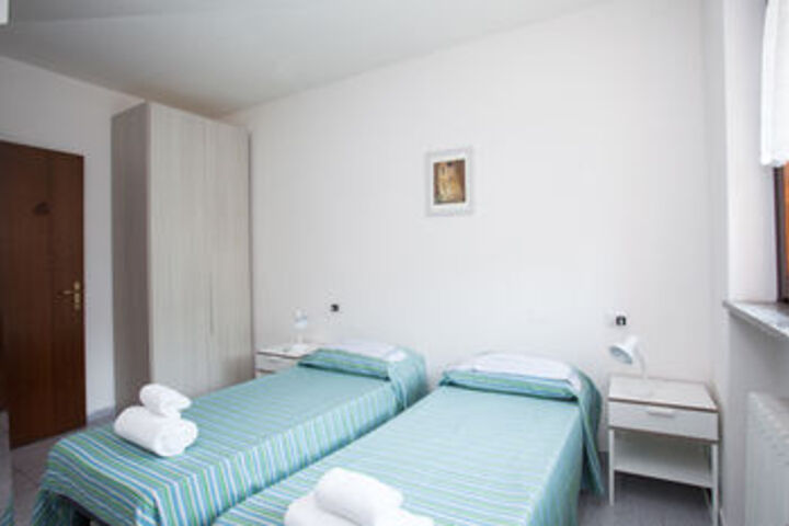 Room 180 of 320