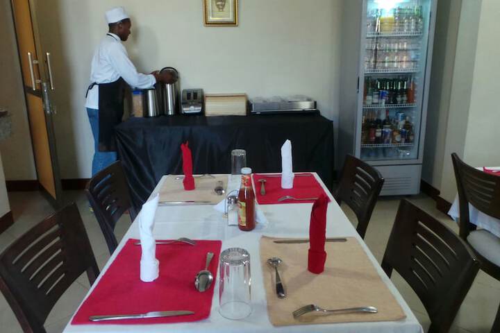 Dining 19 of 26