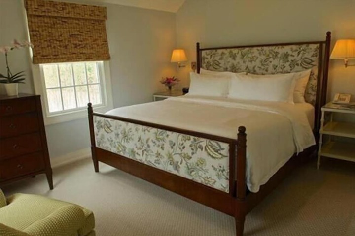 Room 20 of 49