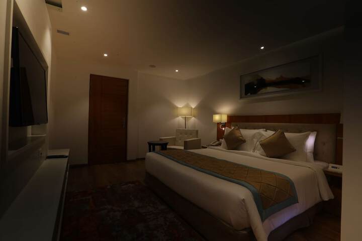 Room 7 of 74