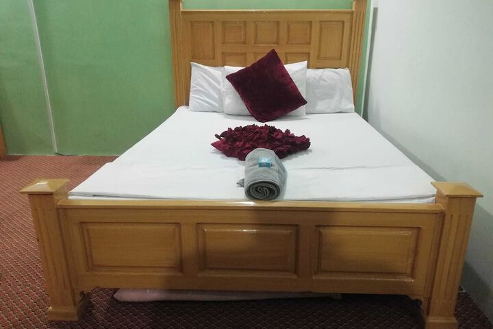 Room 2 of 25