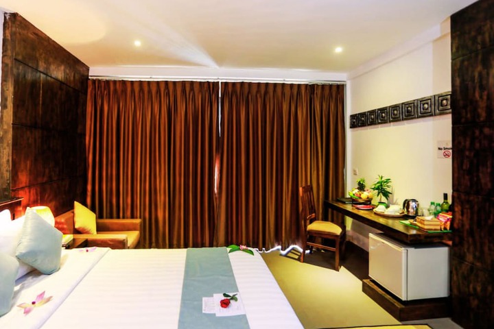 Room 27 of 298