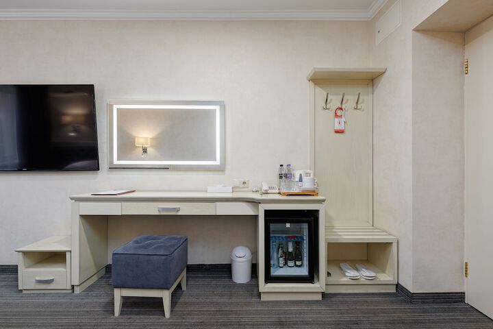 Room 19 of 36