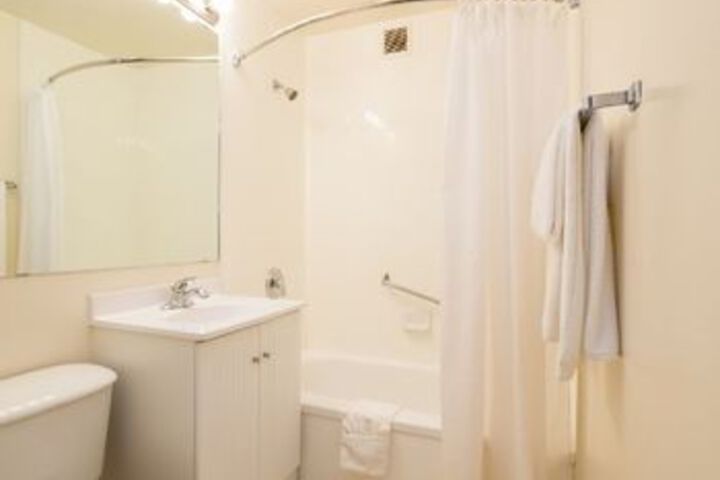 Room 2 of 18