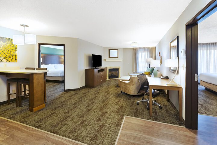 1 King Studio Suite (28 of 41)