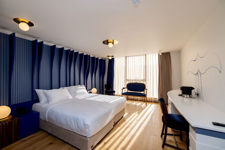 Room 53 of 171