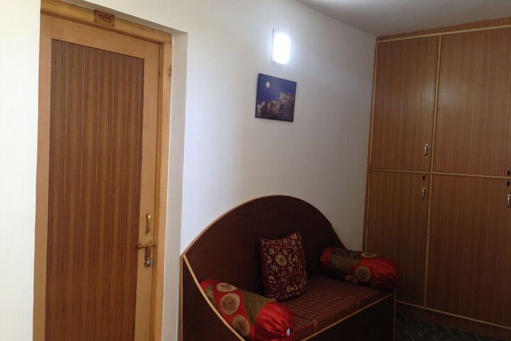 Room 30 of 43