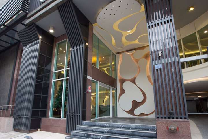 Hotel 82 of 82
