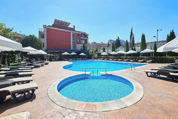 Pools & Facilities