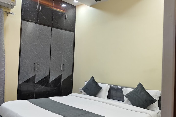 Room 13 of 48