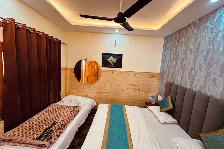 Room 8 of 25