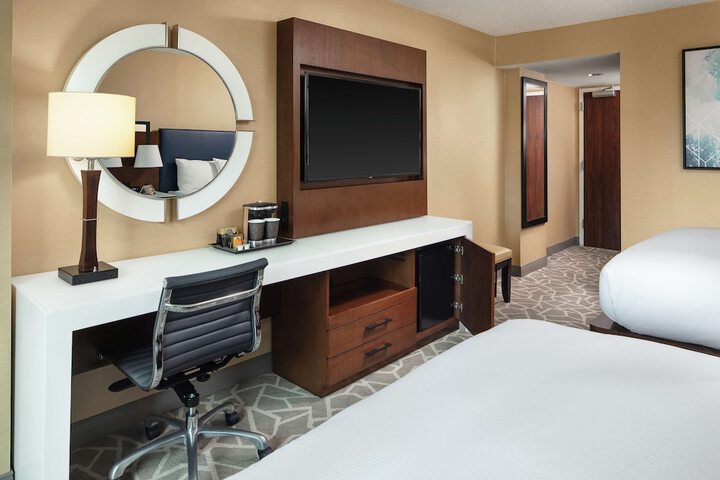 2 Queen Bed with Refrigerator Room (10 of 10)
