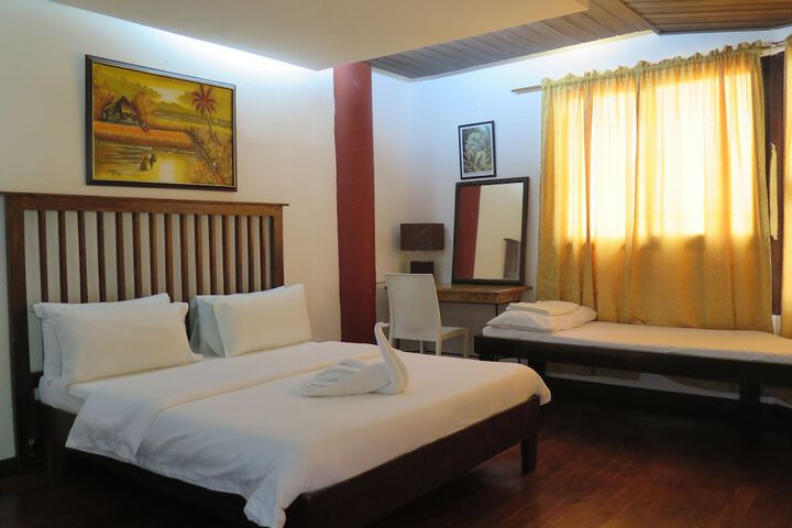 Room 8 of 17