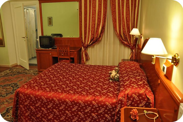Room 15 of 24