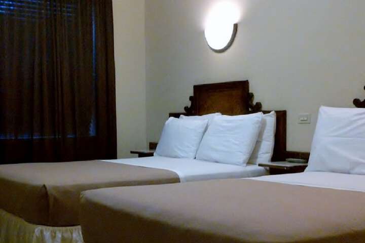 Room 14 of 37