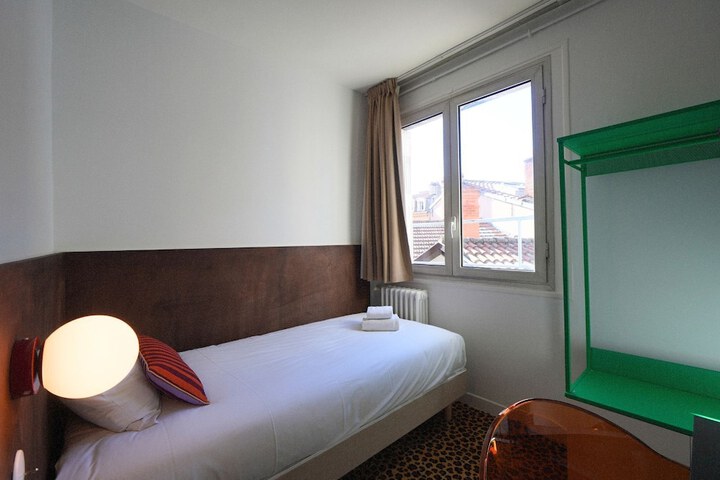 Room 49 of 119