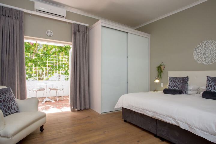 Room 2 of 35