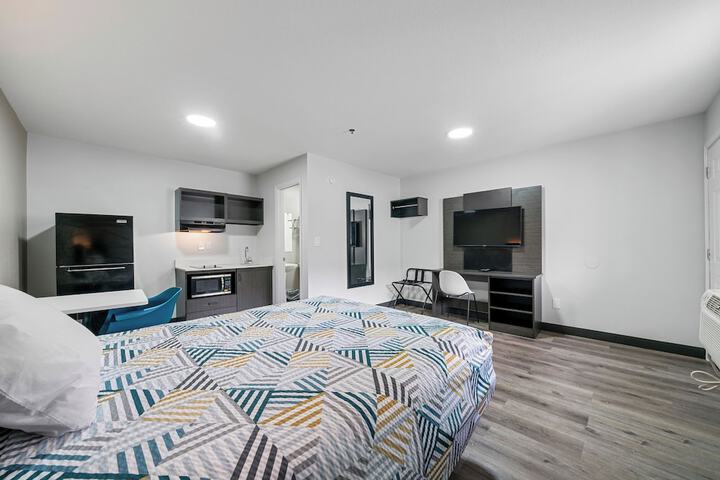 Room 2 of 10
