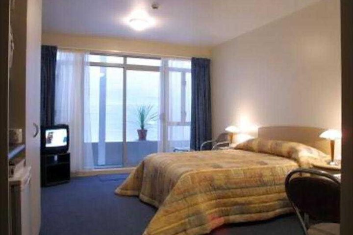 VICTORIA HOTEL SUITES