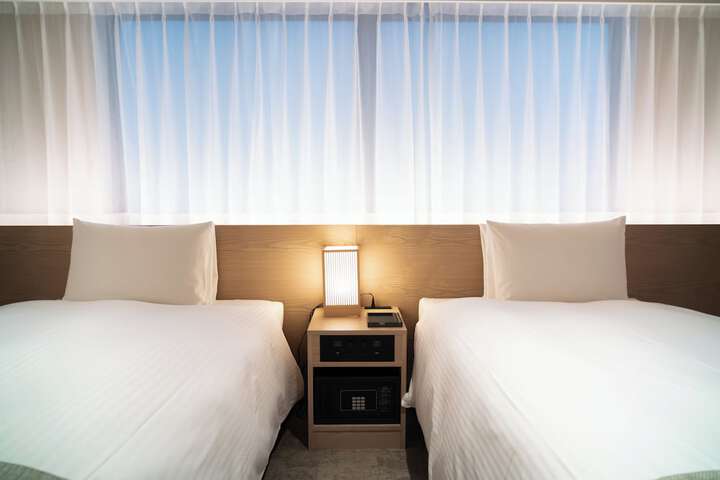 Room 33 of 68
