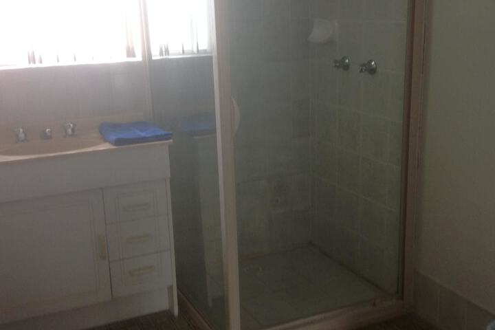 Room 12 of 25