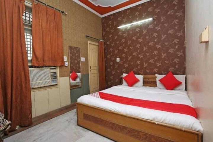 Room 15 of 26