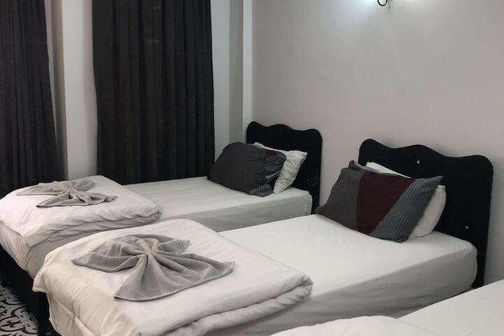 Room 25 of 137