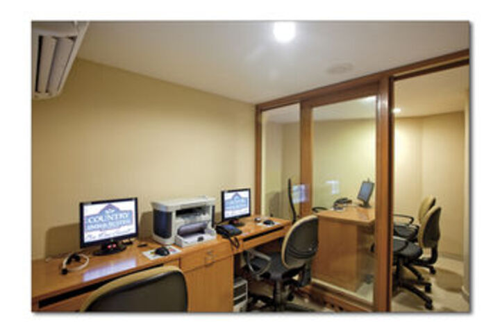 Business Center 6 of 45